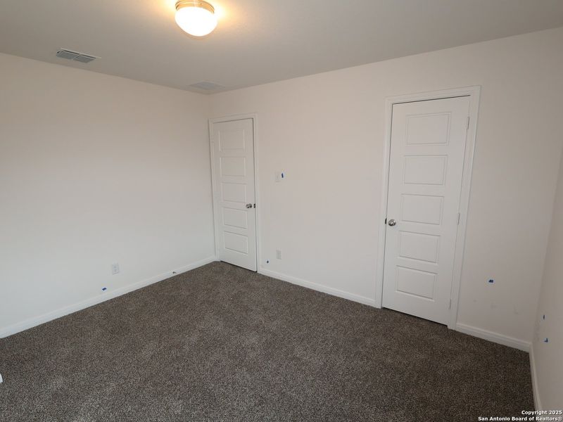 Spacious, unfurnished interior of a new home in Greenspoint Heights, Seguin (Image 37).