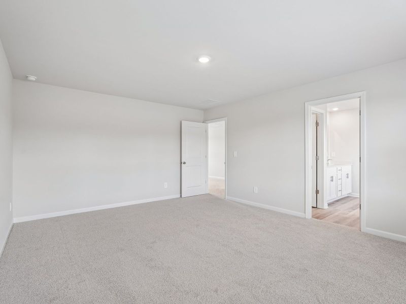 Spacious, unfurnished interior of a new home in Northwoods at Mirror Lake, Villa Rica (Image 20).