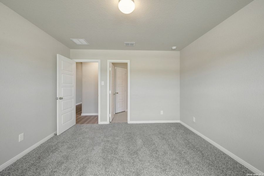 Spacious, unfurnished interior of a new home in Greenspoint Heights, Seguin (Image 23).