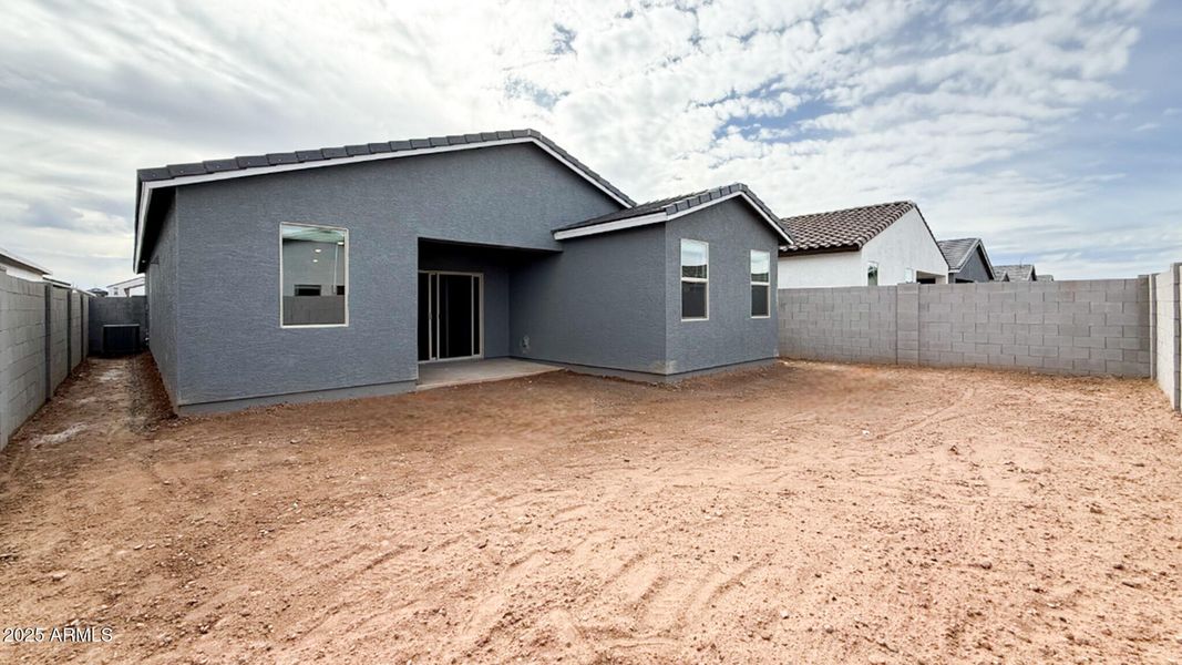 020 - Large Backyard