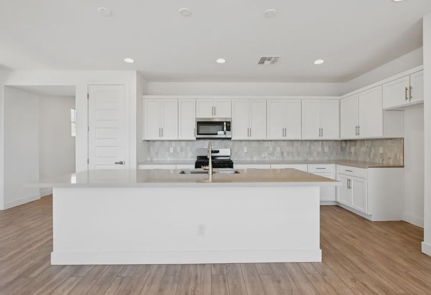 Kitchen - 4 of 24 Kitchen - 4 of 24