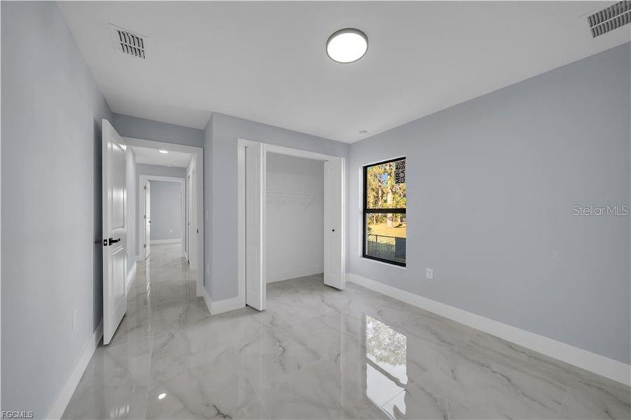 Spacious, unfurnished interior of a new home in , Lehigh Acres (Image 25).