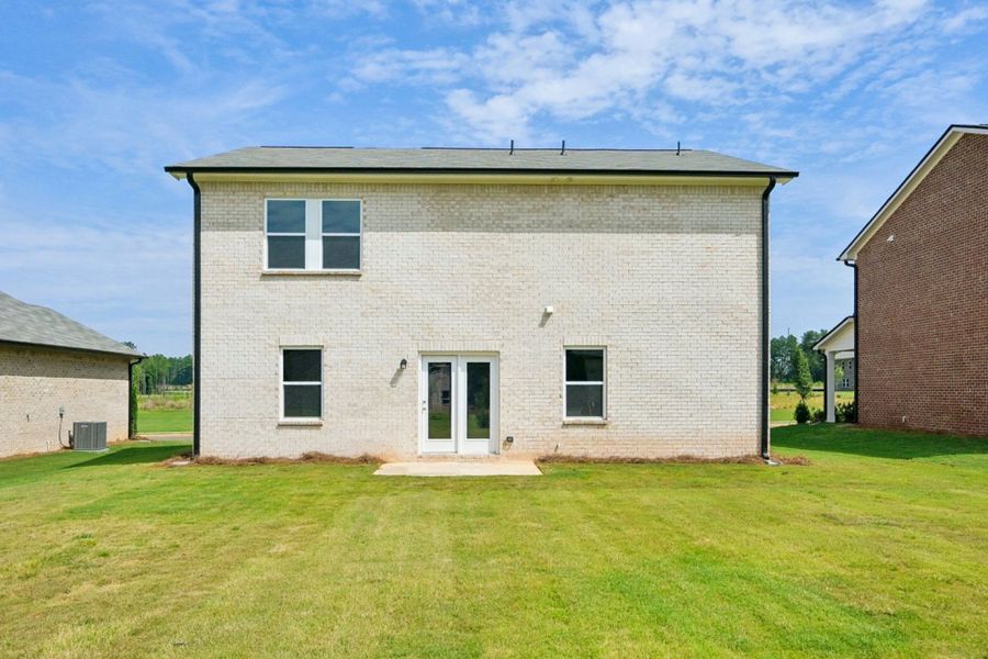 Representative exterior details of a home built from the Beacon by Starlight Homes in Kendall Grove, McDonough (Image 3).
