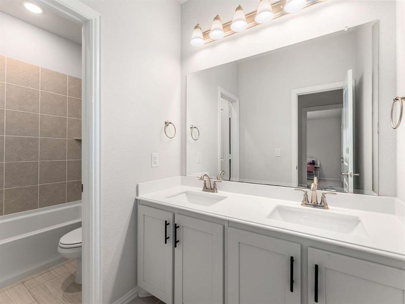 Furnished interior view inside a new home in Emerald Vista, Wylie (Image 28). Furnished interior view inside a new home in Emerald Vista, Wylie (Image 28).