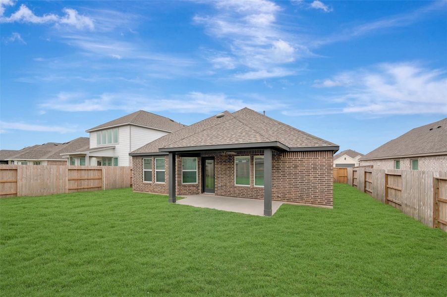 Exterior details and patio area of a home in Sorella, Tomball (Image 27).