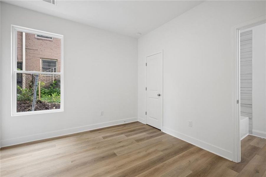 Spacious, unfurnished interior of a new home in , Atlanta (Image 18).