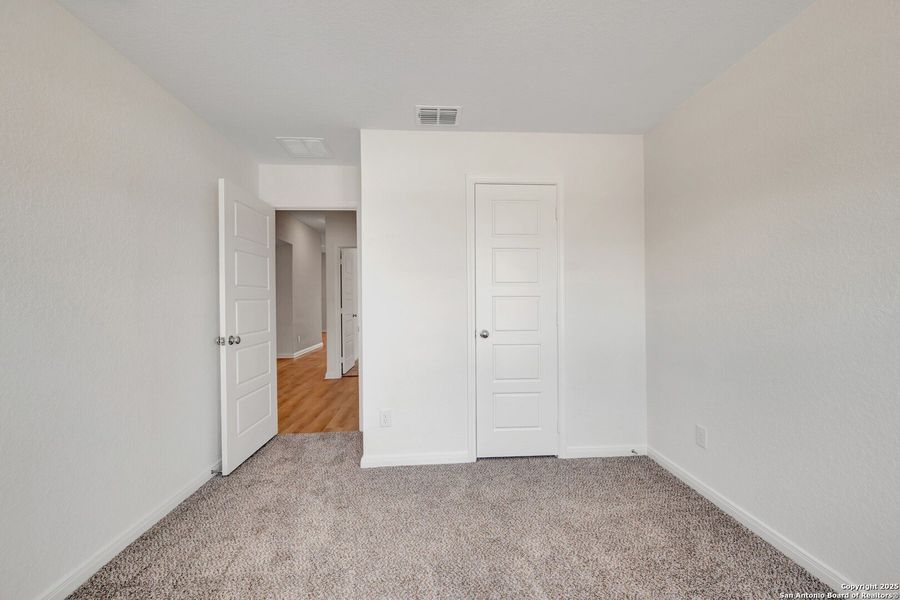 Spacious, unfurnished interior of a new home in Greenspoint Heights, Seguin (Image 18).