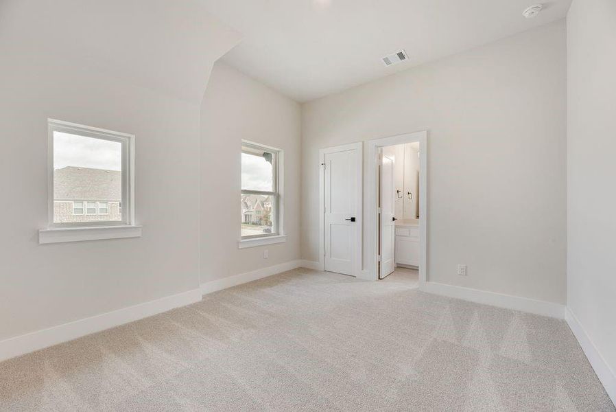 Spacious, unfurnished interior of a new home in Lake Forest, McKinney (Image 19). Spacious, unfurnished interior of a new home in Lake Forest, McKinney (Image 19).
