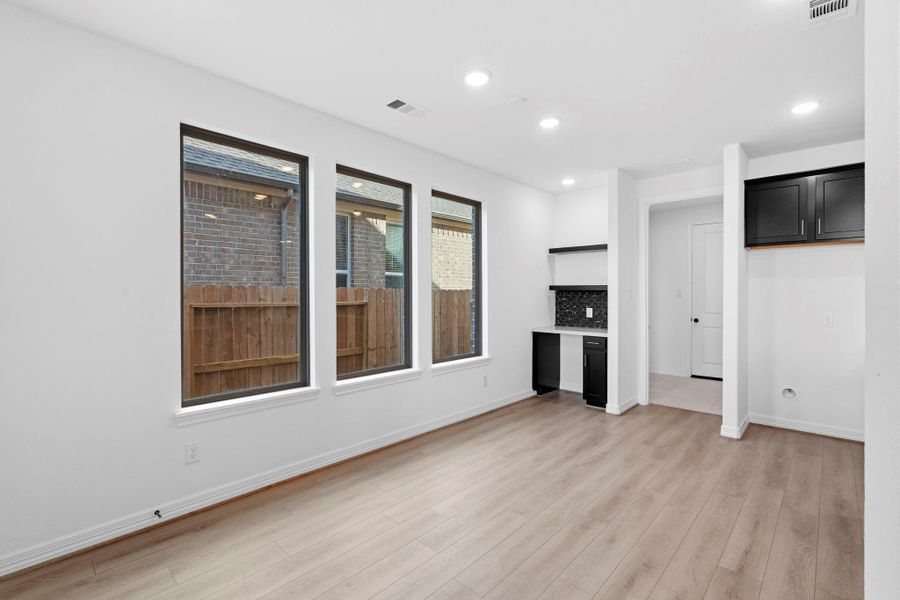 Spacious, unfurnished interior of a new home in Brookewater, Rosenberg (Image 21).