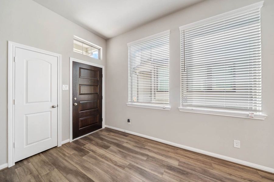 Spacious, unfurnished interior of a new home in Woodforest, Montgomery (Image 18).