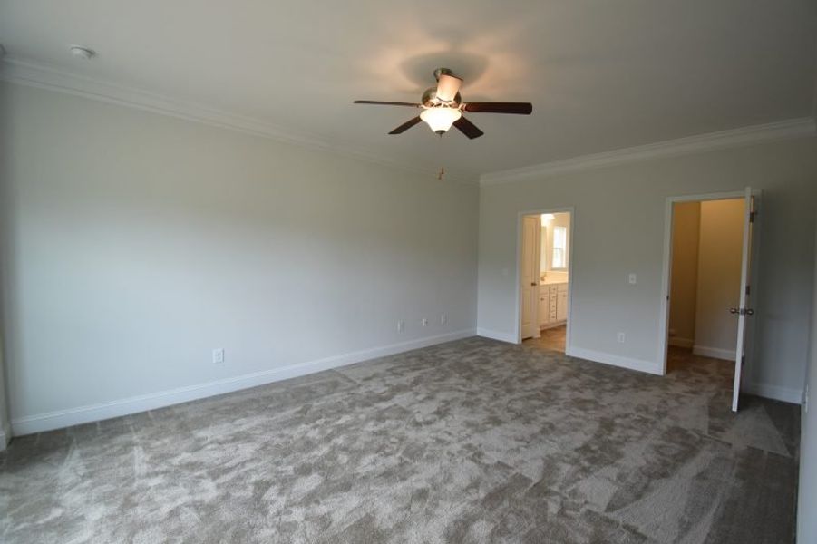Spacious, unfurnished interior of a new home in Avondale, Greensboro (Image 19).