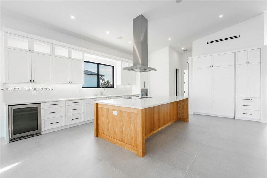 Furnished interior view inside a new home in , Marathon (Image 8).