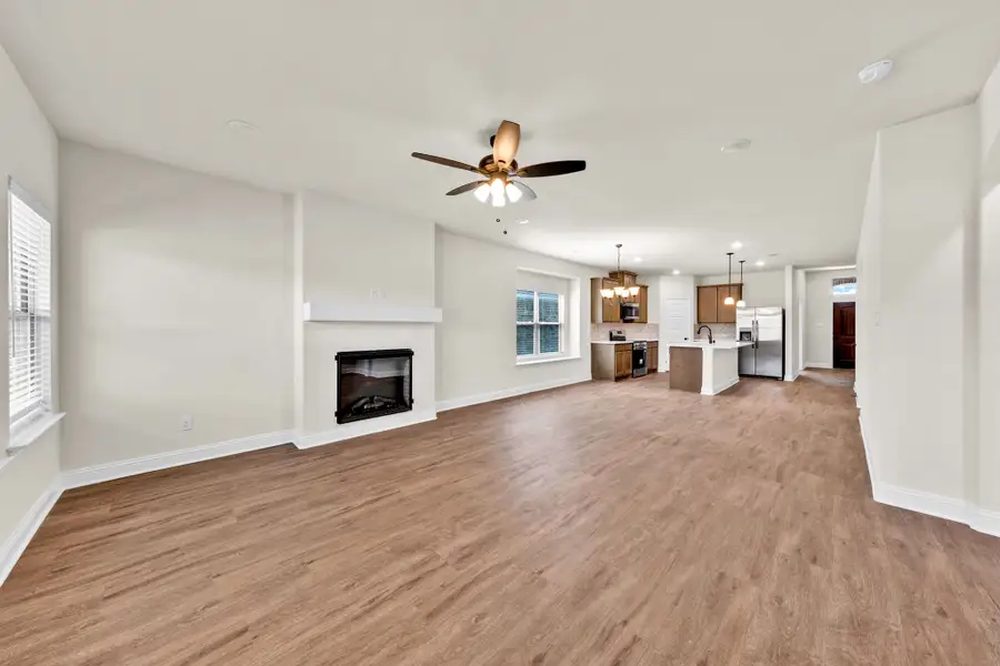 Spacious, unfurnished interior of a new home in Summerwood, Red Oak (Image 17).