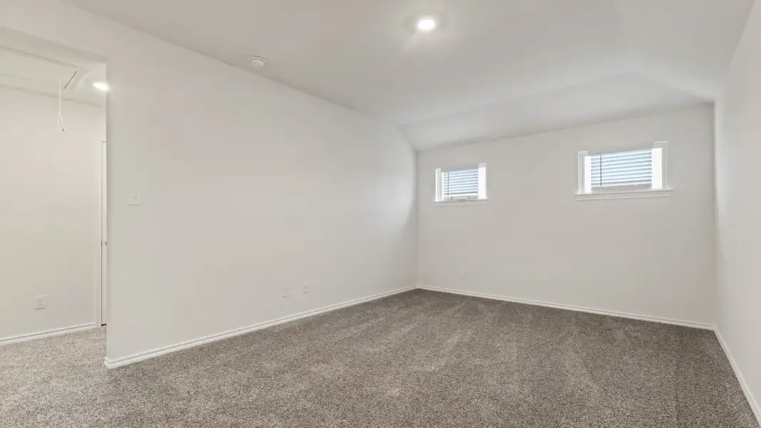 Spacious, unfurnished interior of a new home in The Reserve at Timber Creek, Lindale (Image 19).