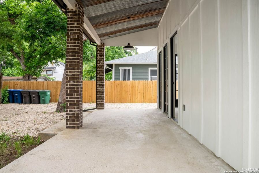 Exterior details and patio area of a home in , San Antonio (Image 20).
