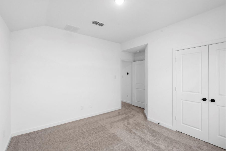 Spacious, unfurnished interior of a new home in Sienna 45', 50', Missouri City (Image 18).