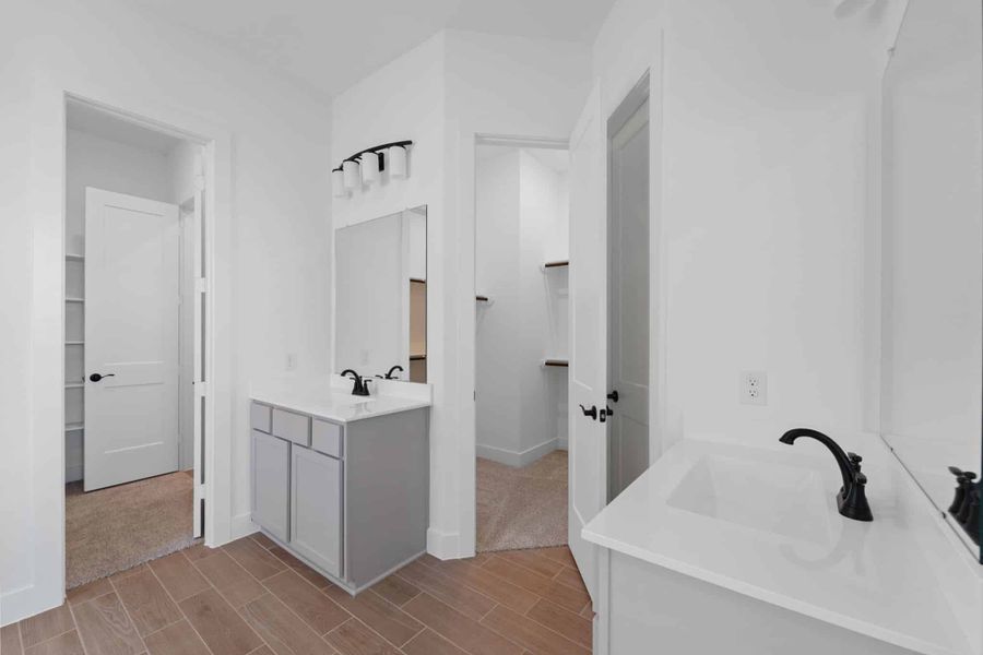 Furnished interior view inside a new home in Brookewater, Rosenberg (Image 9).