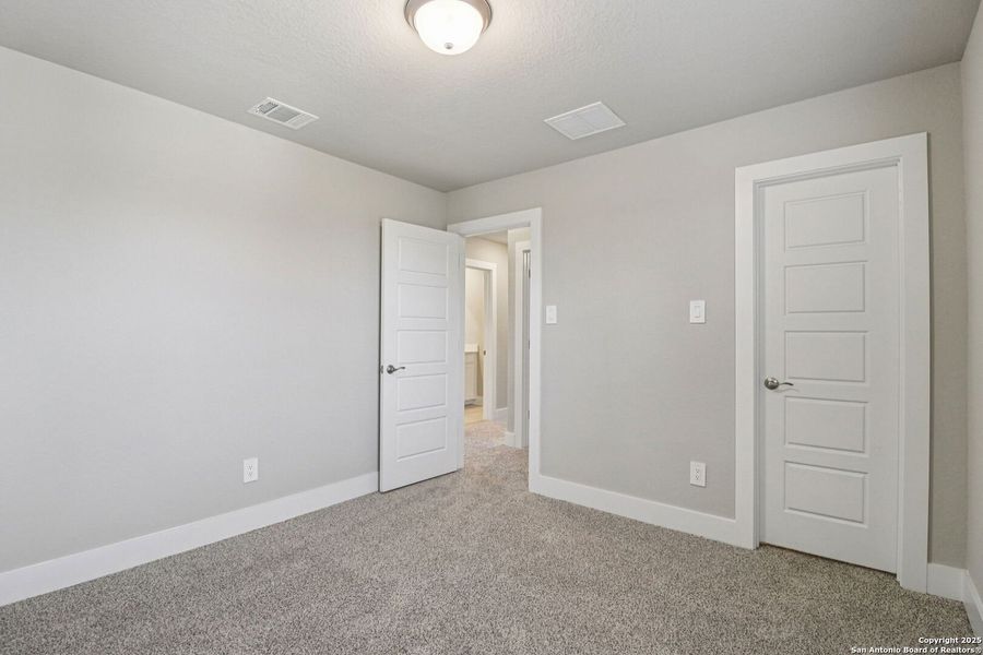 Spacious, unfurnished interior of a new home in Carmel Ranch, Schertz (Image 32). Spacious, unfurnished interior of a new home in Carmel Ranch, Schertz (Image 32).