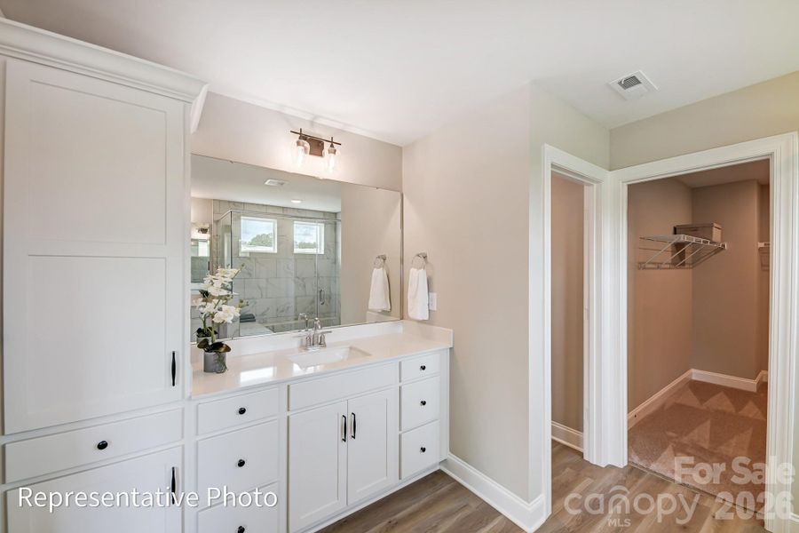 Primary bath with luxury shower option