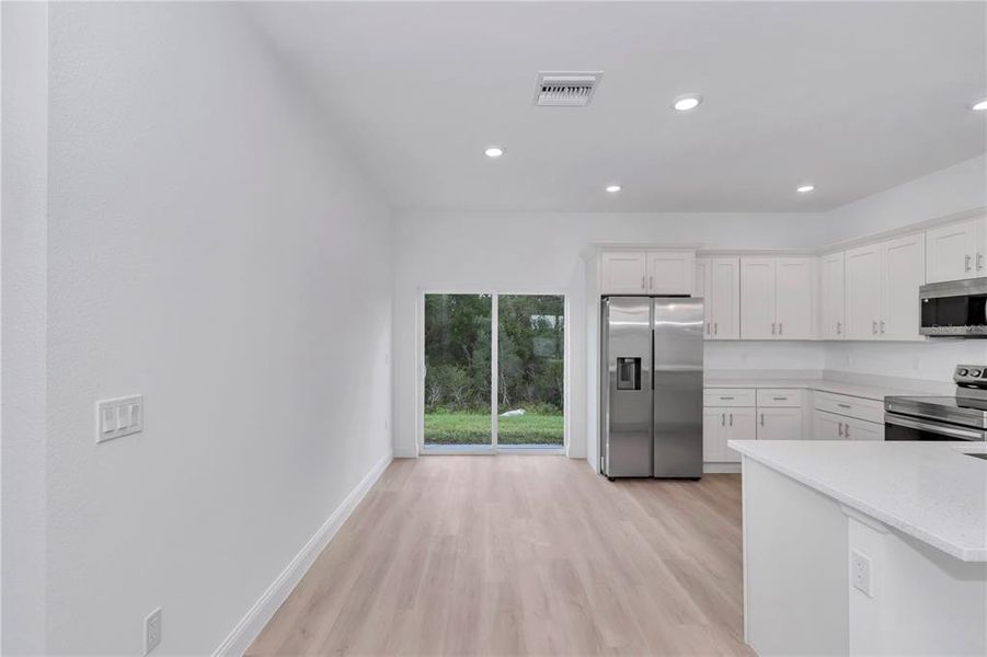 Spacious, unfurnished interior of a new home in , Ocala (Image 35).