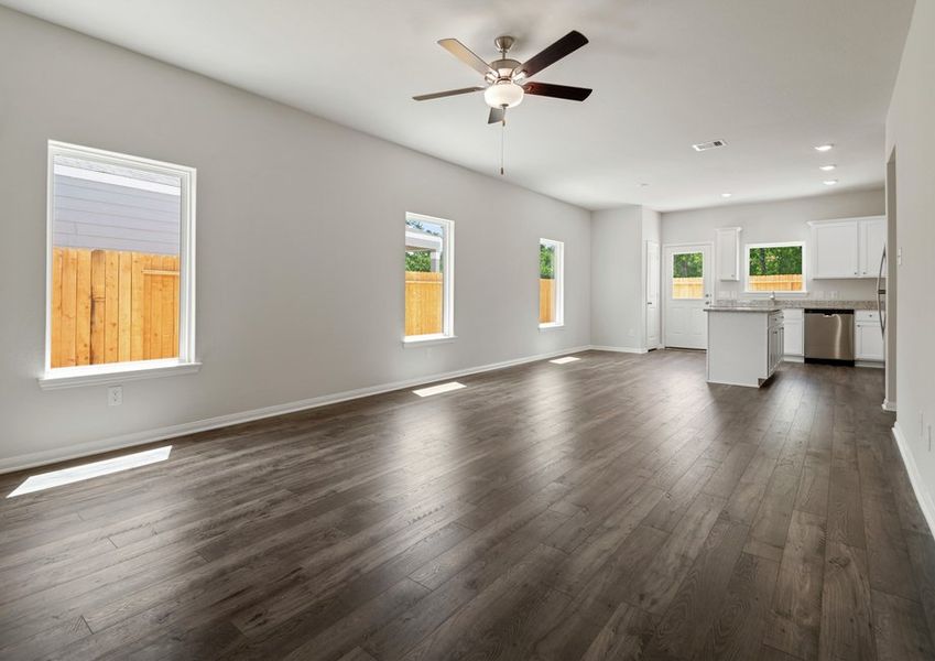 Spacious family room perfect for hosting Spacious family room perfect for hosting