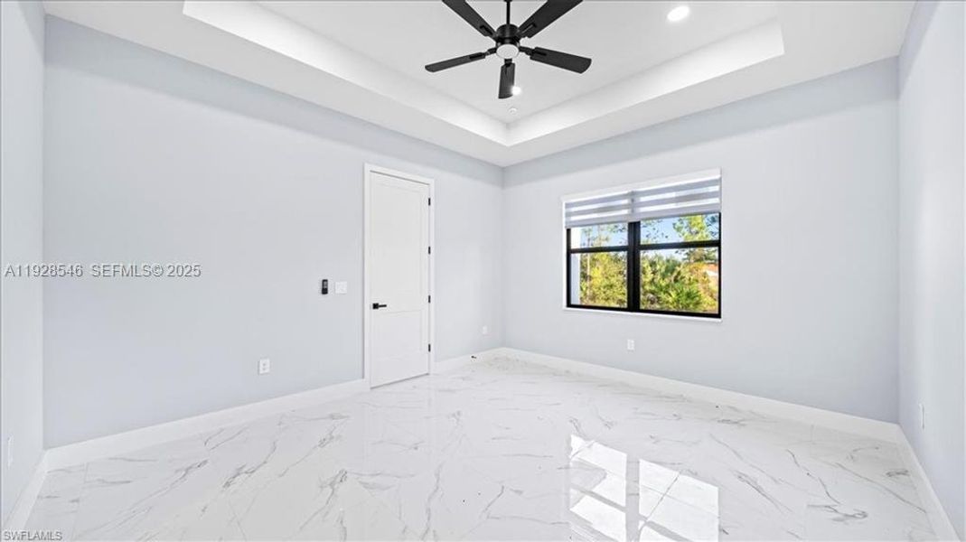 Spacious, unfurnished interior of a new home in , Lehigh Acres (Image 30).