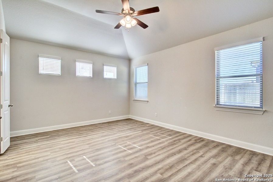 Spacious, unfurnished interior of a new home in Veramendi, New Braunfels (Image 18).