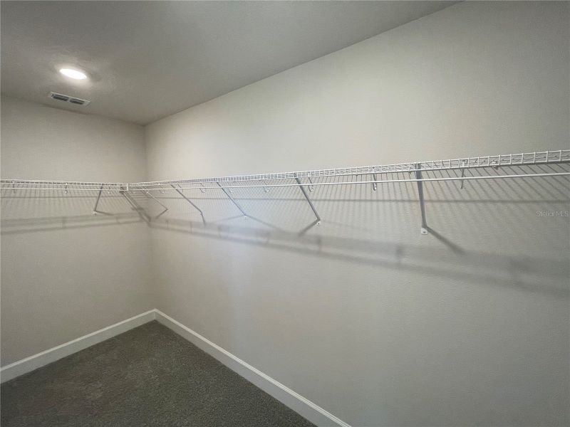 Spacious, unfurnished interior of a new home in Abbey Glen, Dade City (Image 21).