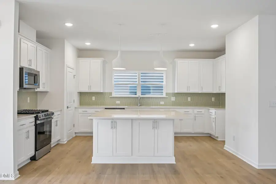 15-web-or-mls-2836 Quarry Rd-015