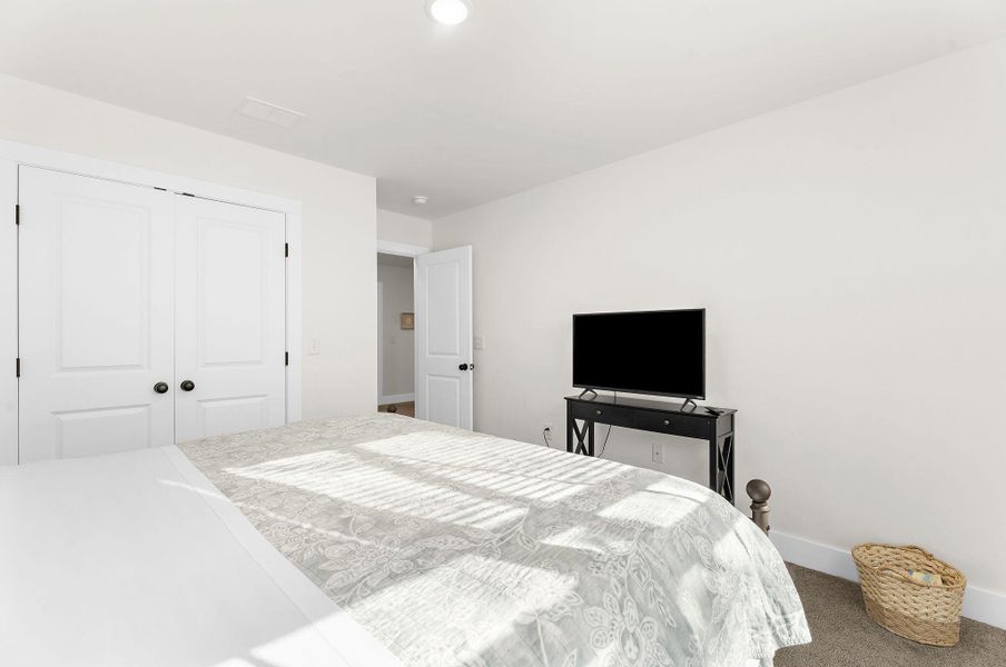 Furnished interior view inside a new home in , Hanahan (Image 31).