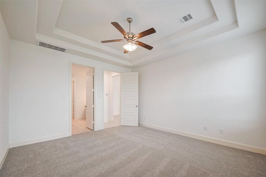 Spacious, unfurnished interior of a new home in Lago Mar, Texas City (Image 26). Spacious, unfurnished interior of a new home in Lago Mar, Texas City (Image 26).