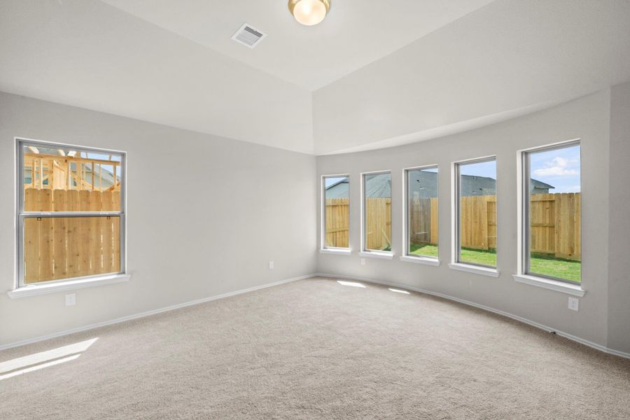 Spacious, unfurnished interior of a new home in Candela, Richmond (Image 16).