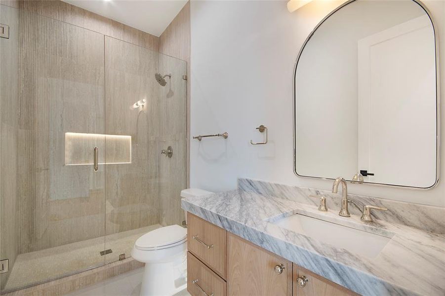 Furnished interior view inside a new home in , Dallas (Image 10).
