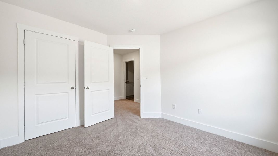 Spacious, unfurnished interior of a new home in Cherokee Crossing, Kodak (Image 19). Spacious, unfurnished interior of a new home in Cherokee Crossing, Kodak (Image 19).