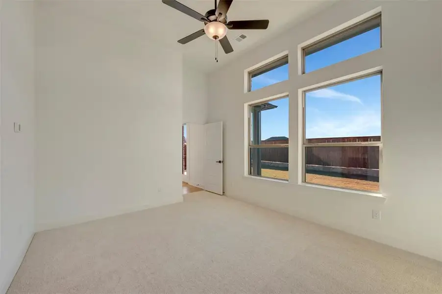 Spacious, unfurnished interior of a new home in Creekshaw – Classic, Royse City (Image 22).