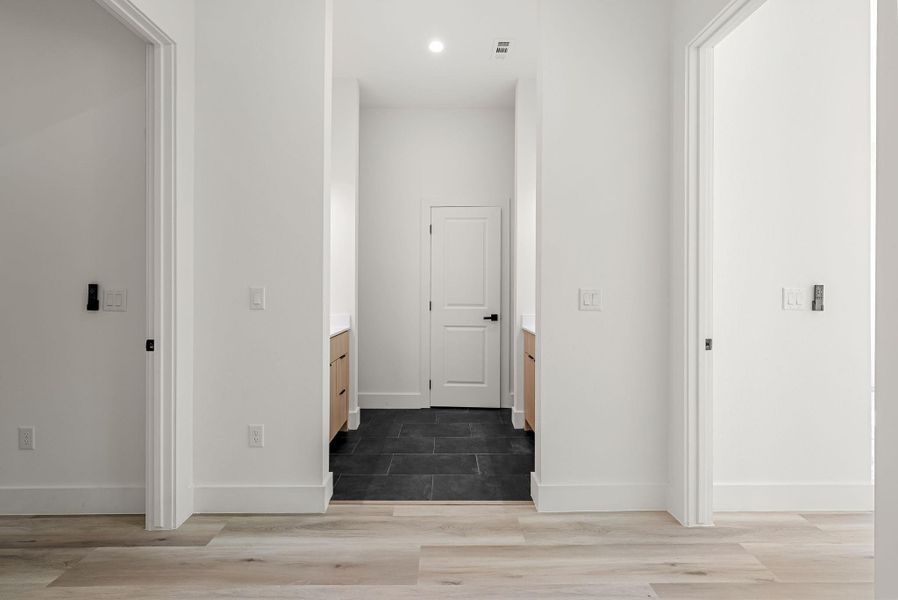 Spacious, unfurnished interior of a new home in , Cedar Park (Image 31).