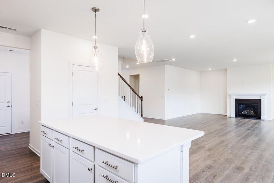 Interiors MLS-27 Interiors MLS-27