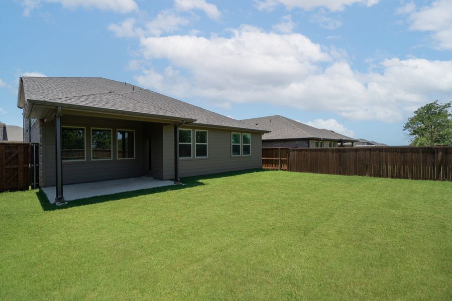 Exterior details and patio area of a home in Chalk Hill, Celina (Image 2).