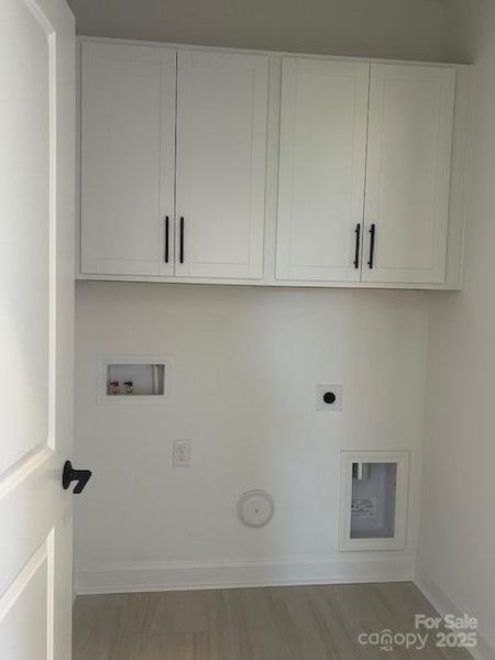 Image 6 of a home in . Image 6 of a home in .