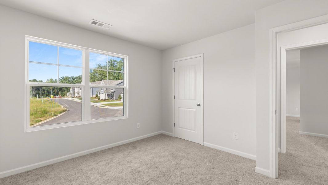 Representative unfurnished interior of a home built from the Belhaven by D.R. Horton in Braselton Village, Braselton (Image 27).