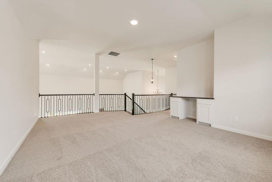 Spacious, unfurnished interior of a new home in Edgewater, Fate (Image 20).