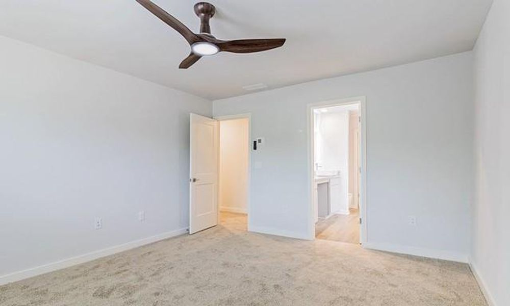 Spacious, unfurnished interior of a new home in Campground Crossing, McDonough (Image 20).