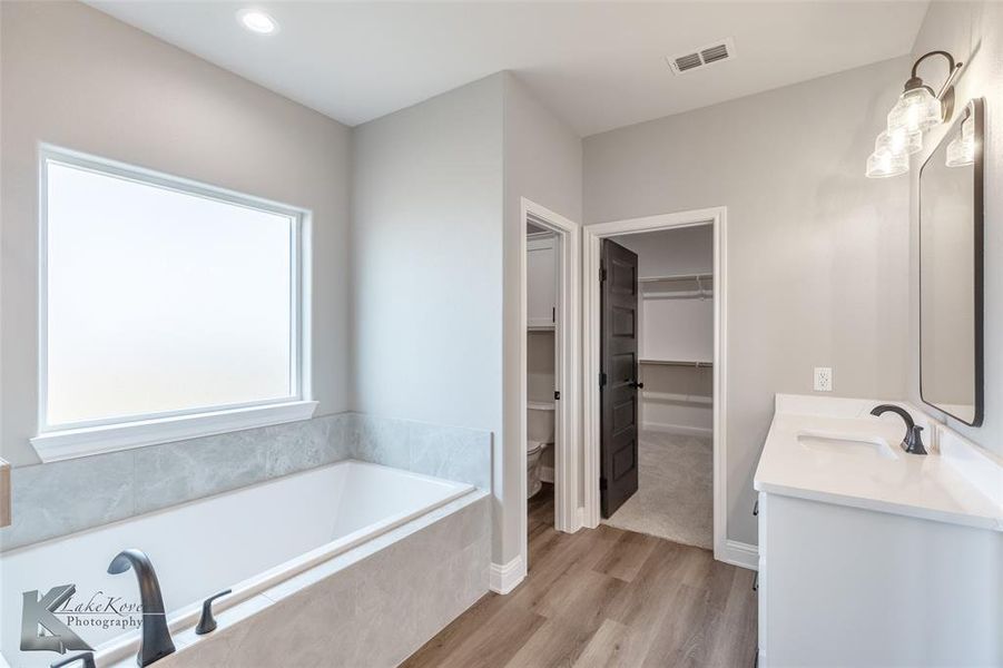 Furnished interior view inside a new home in , Abilene (Image 11).