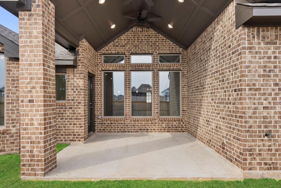 Exterior details and patio area of a home in Escondido, Magnolia (Image 3).