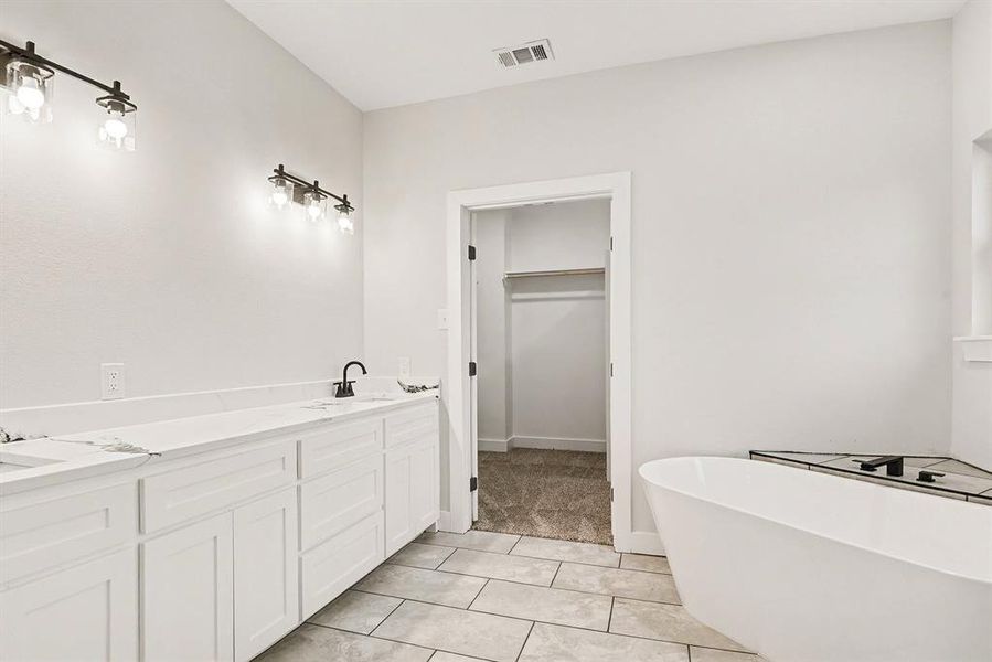 Furnished interior view inside a new home in , Fort Worth (Image 4).