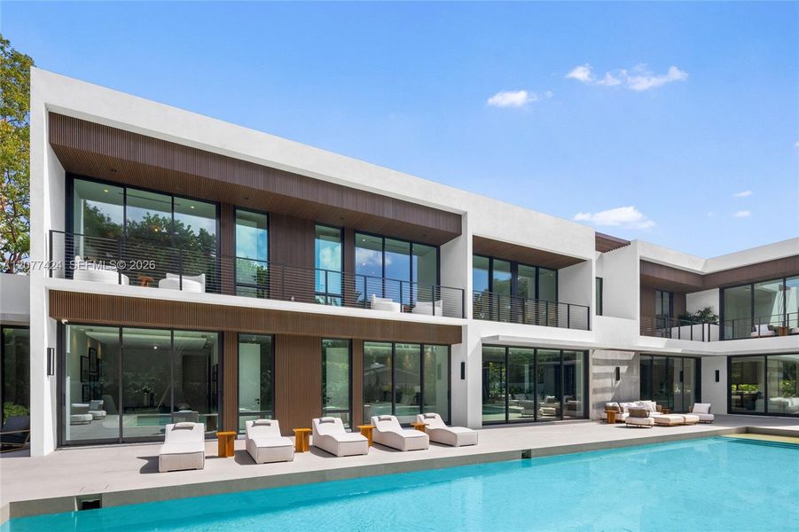 Condo located in Pinecrest, FL showcasing its design and architecture (Image 7). Condo located in Pinecrest, FL showcasing its design and architecture (Image 7).