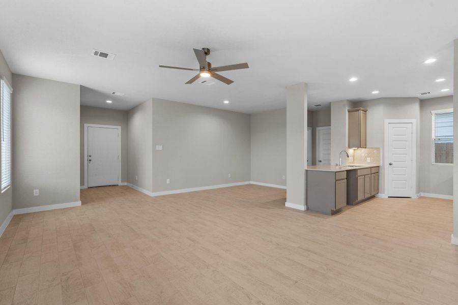 Spacious, unfurnished interior of a new home in Cypresswood Landing, Humble (Image 18).
