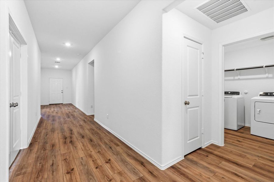 Spacious, unfurnished interior of a new home in Thunder Rock: Watermill Collection, Marble Falls (Image 20).