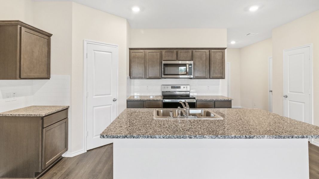 Furnished interior view inside a new home in Saddlebrook, Waxahachie (Image 5).