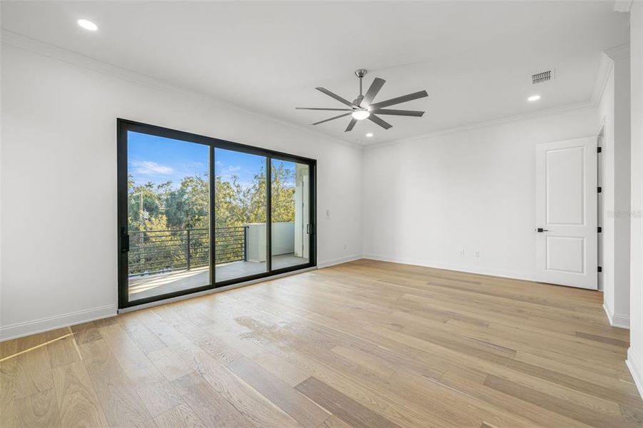 Spacious, unfurnished interior of a new home in , Tampa (Image 23).